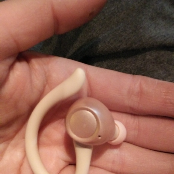 Earbuds - Picture 3 of 3